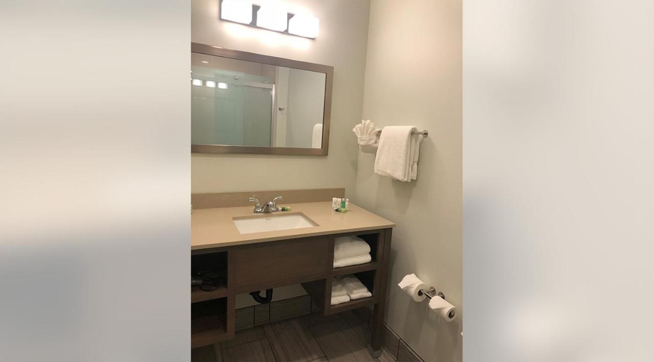 Kodiak Compass Suites Luaran gambar