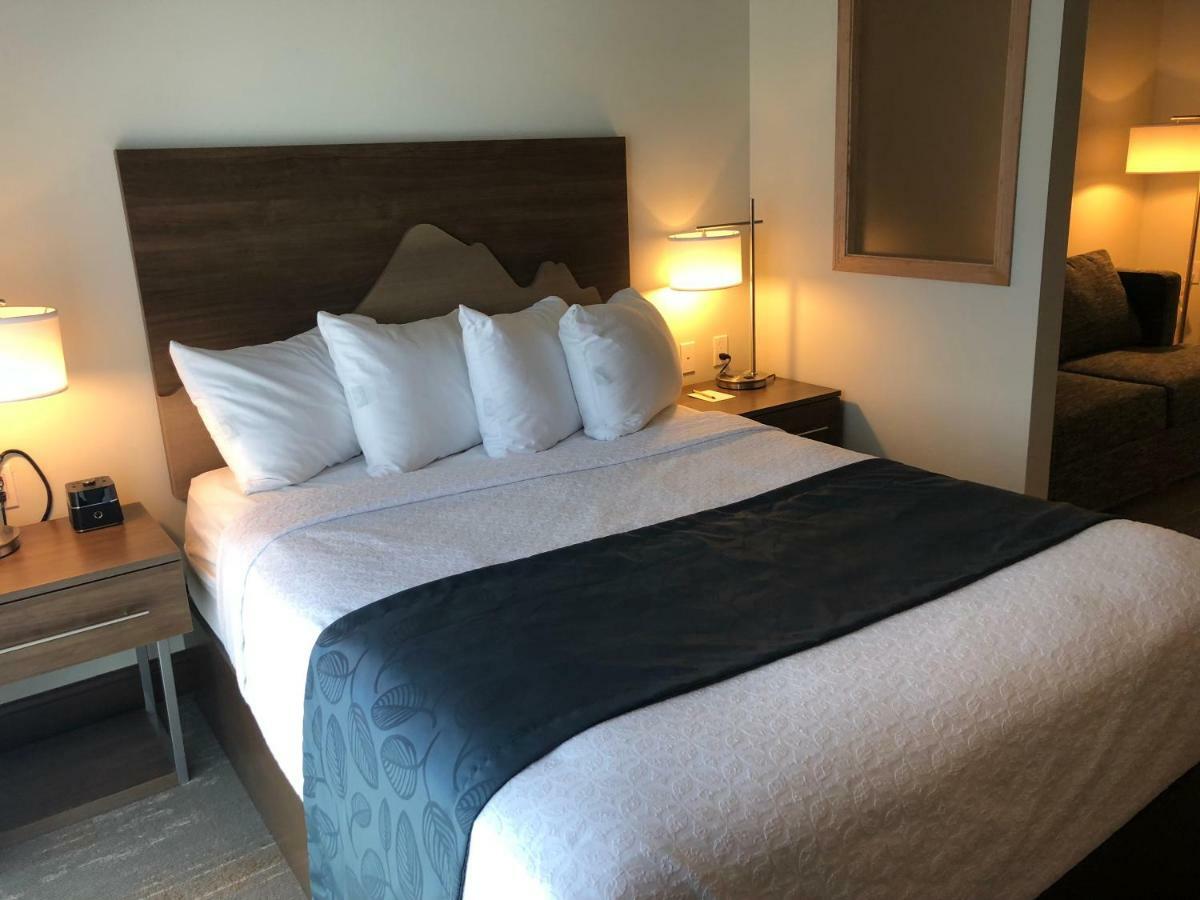 Kodiak Compass Suites Luaran gambar